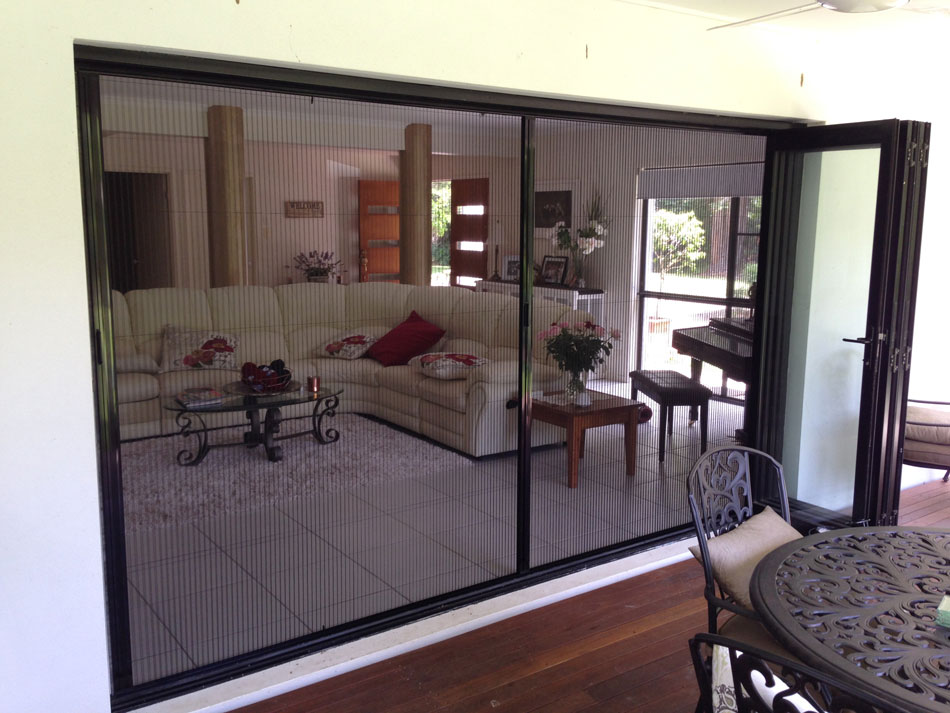 shut-it-solutions-blinds-awnings-shutters-brisbane-ipswich-toowoomba-sunshine-coast-gold-coast-tweed-heads-northern-rivers-retractable-flyscreens (6)